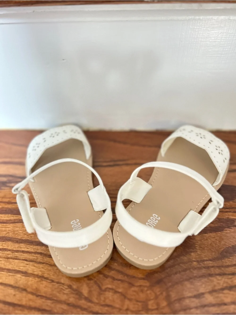 NEW!!!Gymboree Cream Scalloped Laser-Cut Kids Sandals